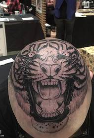 huvud klassiska tiger tatuering mönster
