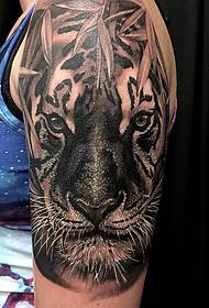 Didelio tigro tatuiruotės modelis