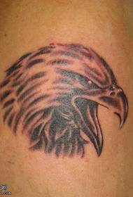 Armu bello eagle testa tatuaggio di mudellu