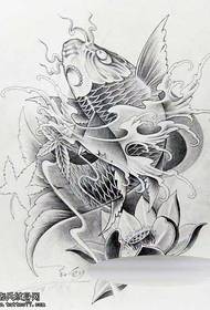 класічны прыгожы чорна-белы малюнак татуіроўкі кальмараў