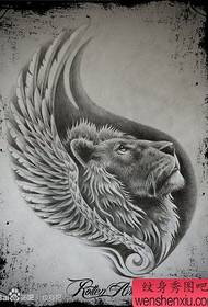 класічны прыгожы чорна-белы рукапіс татуіроўкі льва