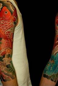 الگوی تاتو ماهی مرکب قرمز بازو