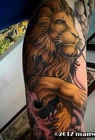 个性狮子纹身图案
