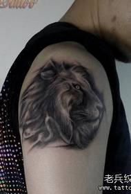 boy Arm domineering lion head tattoo pattern
