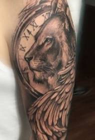 motif de tatouage lion 9 motif de tatouage lion dominateur et puissant