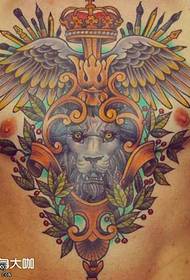 Patrón de tatuaxe do león do peito