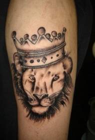 Crown and lion head black tattoo pattern