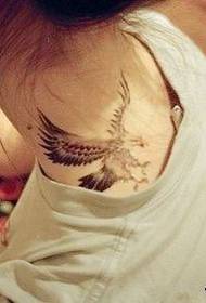 girls shoulder handsome eagle tattoo pattern