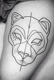 padrão de tatuagem de leão de linha de coxa