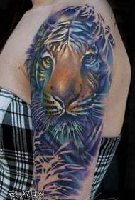 Big Arm Color Tiger Tattoo Pattern