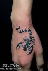 шкорпион тетоважа узорак