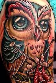 група естествени татуировки на сова