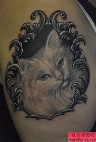 apbruņo klasisko skaistu baltā kaķa tetovējuma modeli