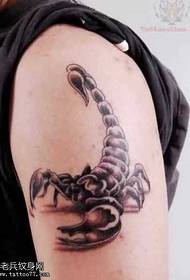 рака убава шема на тетоважа на скорпија