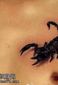 hauv siab scorpion totem tattoo txawv