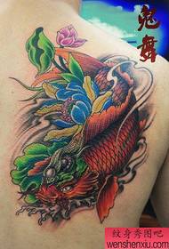 modello di tatuaggio di loto calamaro tradizionale bello e bello sulle spalle dei ragazzi
