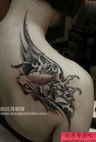 dívky ramena krásné populární nové tradiční chobotnice tetování vzor