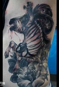 шема на тетоважа на половината зебра
