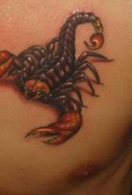 eskorpioiaren tatuaje eredua: bularreko kolorea eskorpioiaren tatuaje eredua