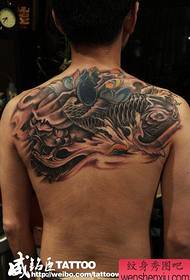 samec zpět populární klasické černé a bílé chobotnice tetování vzor