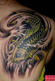 pattern de tatuaje squid: poza de tatuaj de umăr spate