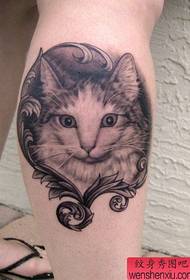 un modello di tatuaggio di gatto con una gamba 132928 - simpatico modello di tatuaggio di gatto posteriore per ragazze