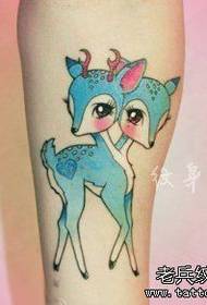 女生喜欢的手臂可爱的小鹿纹身图案