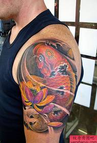 büyük kol lotus kalamar dövme deseni