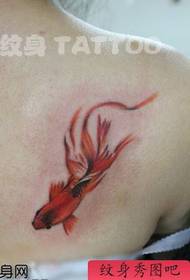 skjønnhet tilbake bare vakkert Små gullfisk tatoveringsmønster
