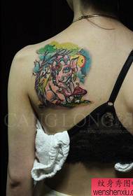 ομορφιά πίσω από τους ώμους δημοφιλές όμορφο μοτίβο τατουάζ ελέφαντα