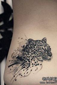 skönhet midja vackra ganska stilig leopard tatuering mönster