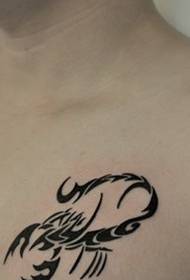 yakanakisa-yakafanana neye tweezers tattoo