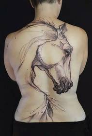 Arklio galvijaujančios asmenybės arklio tatuiruotė