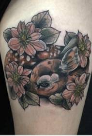 여자 허벅지 그린 추상 라인 식물 꽃과 동물 사슴 문신 그림