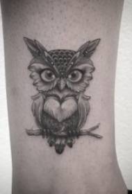 I-tattoo owl 9 ifana nephethini emnyama ye-elf owl