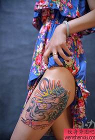 pige ben populære klassiske hest tatovering mønster