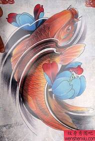 elegante y elegante manuscrito de tatuaje de calamar en color