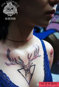 klasický model tetovania pre jeleňov na hrudi