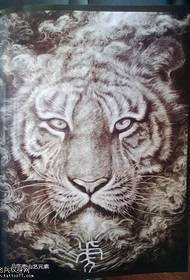 patró de tatuatge de cap de tigre dominador