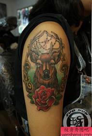 girls The popular pop deer tattoo pattern of the arm