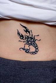 dominerande skorpion totem tatuering mönster