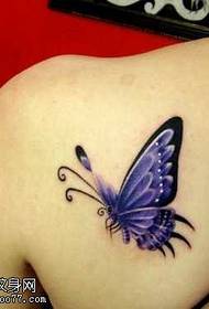 patrón de tatuaje de mariposa púrpura