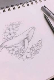أسود رمادي رسم اكليلا من الزهور لطيف حيوان الدلفين مخطوطة الوشم