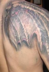 男性肩部彩色蝙蝠翅膀纹身图案