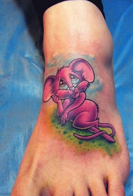cute მულტფილმის თაგვის tattoo ნიმუში უკანა მხარეს