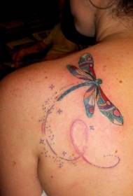 အမျိုးသမီးပခုံးအရောင်လှပသော dragonfly tattoo ပုံစံ
