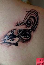uzuri mabega nzuri fox tattoo muundo