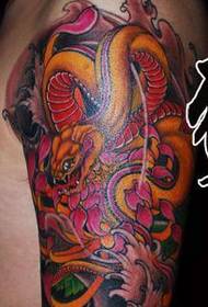 modello del tatuaggio del serpente: modello del tatuaggio del serpente di colore del braccio