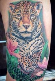 leopardo realista de cor de ombreiro Patrón de tatuaxe