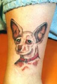 patrón de tatuaxe de cachorro de oído de morcego bonito